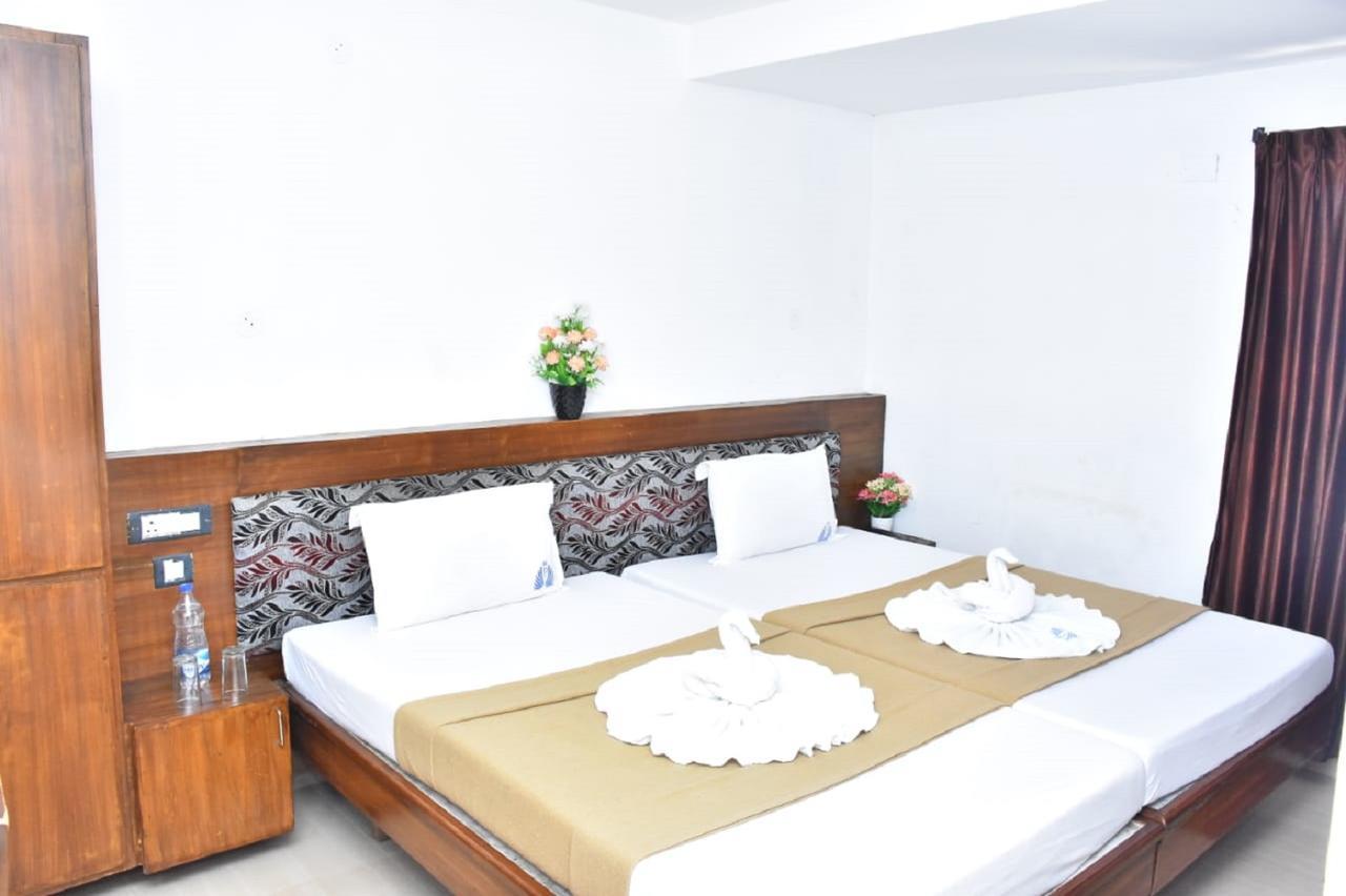 Hotel Palacial Pondi Pondicherry Exterior foto